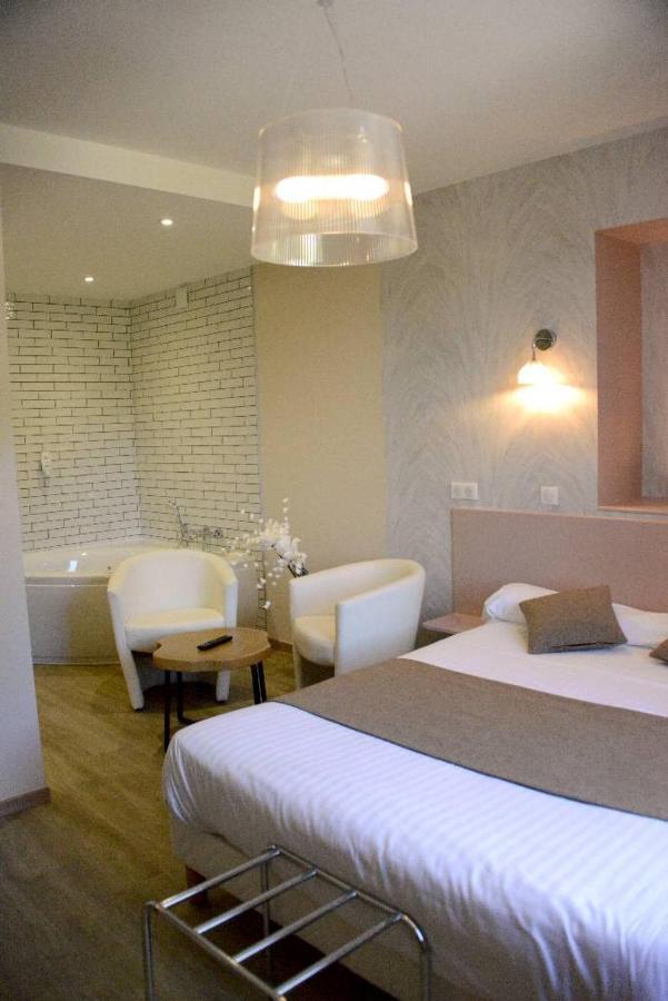 Restaurant De La Poste Hotel Saint-Just-en-Chevalet
